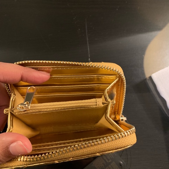 Mini Gold Wallet - Picture 4 of 7